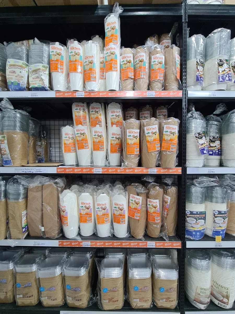 Paper noodle boxes, kraft and white paper bowls, and clear lids at KK Baker Mall